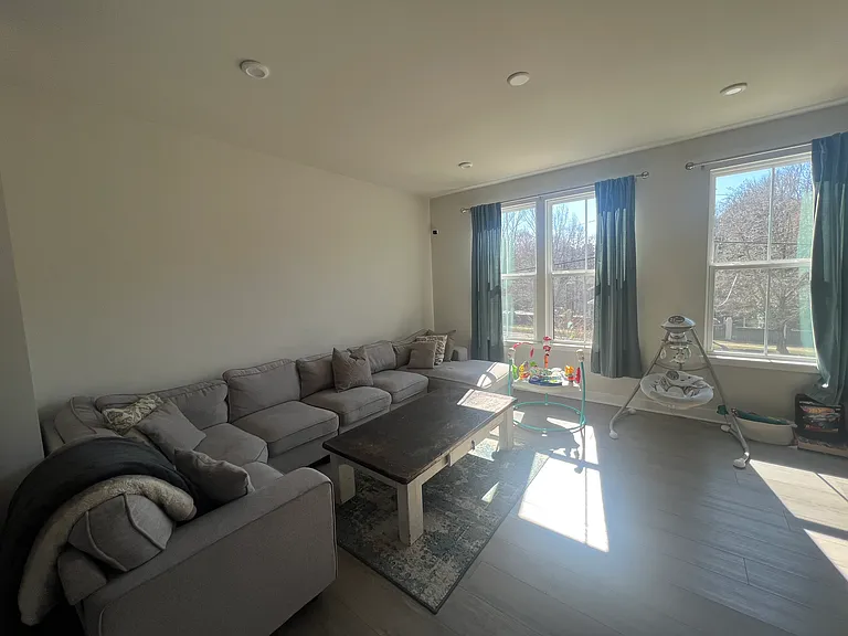 940 Broad River Ln — Photo 10