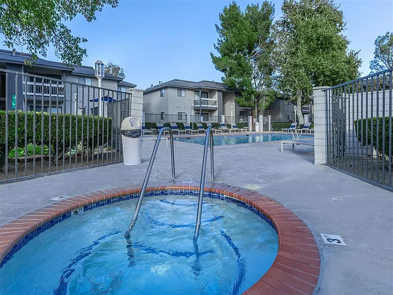 Montecito Apartments — Photo 3