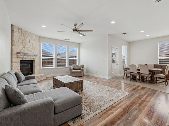 3rd image of 2754 Ridge Heights