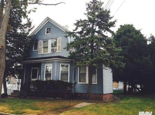 322 Felter Ave, Hewlett, NY 11557