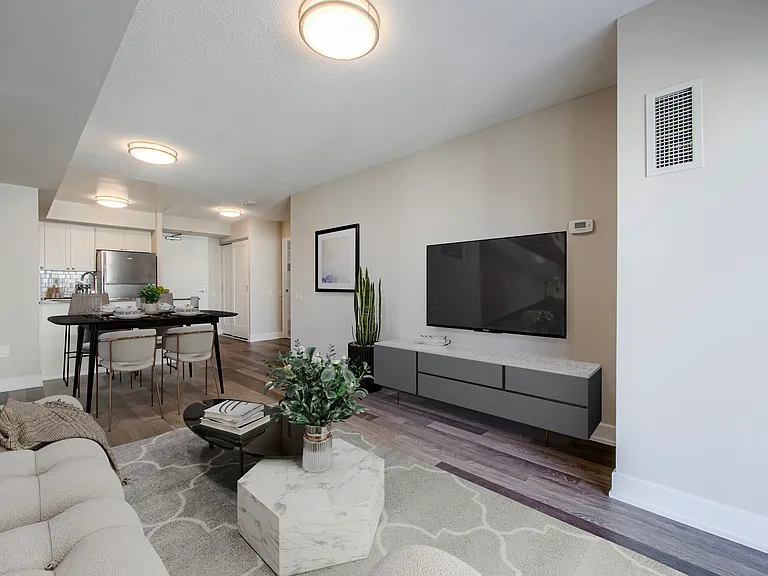 130 Parkway Forest Dr — Photo 3