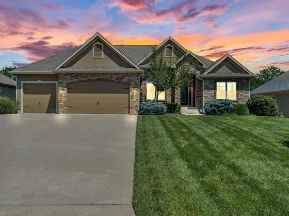 1138 SW New Forest Dr, Topeka, KS 66604