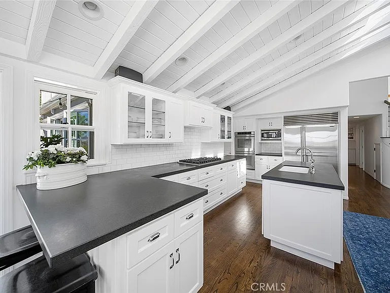 806 Emerald Bay — Photo 10