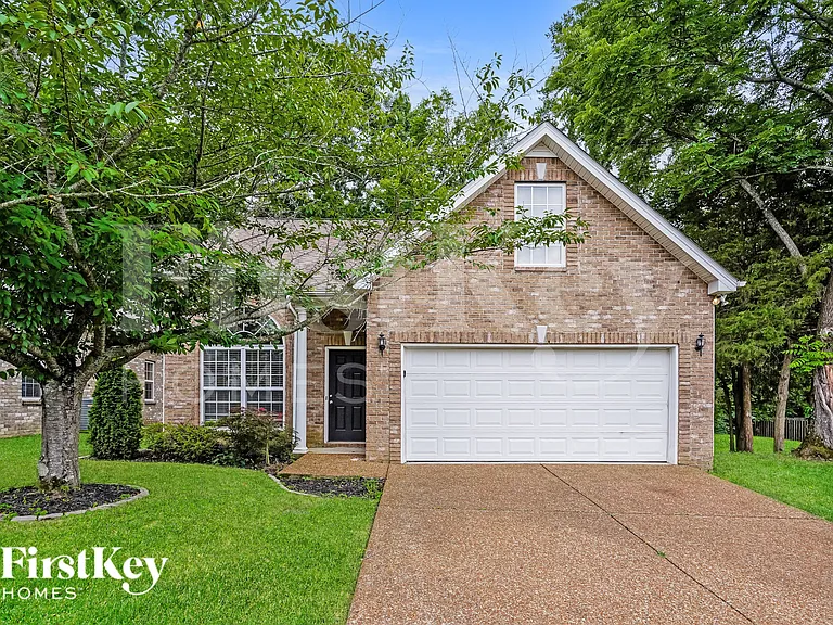 3200 Hidden Creek Dr — Photo 1