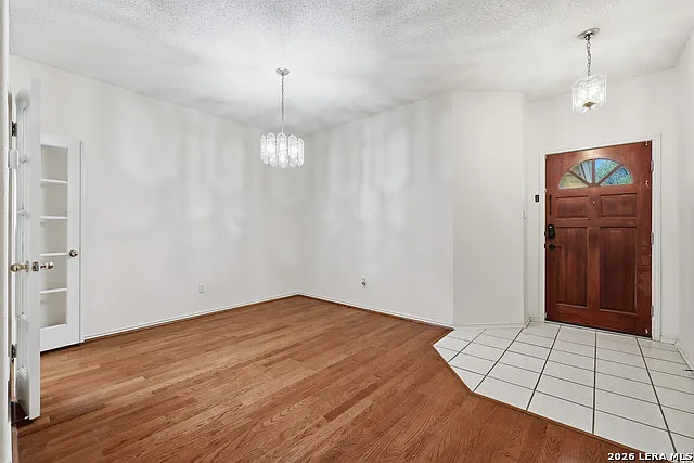 4 bed, 2.0 bath, 2038 sqft, $2,150 — Photo 3