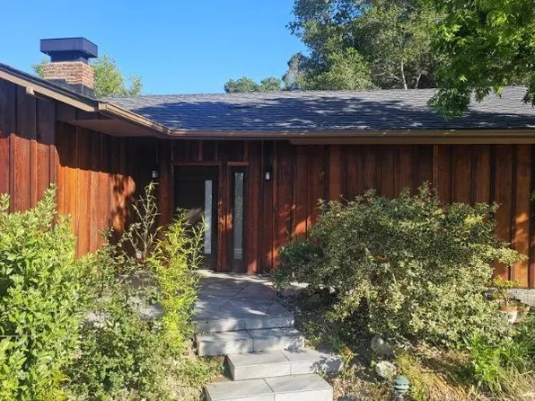 365 Alamos Rd, Portola Valley, CA 94028