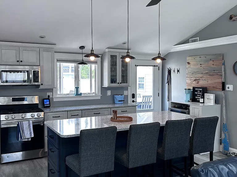 12 Barker St — Photo 3