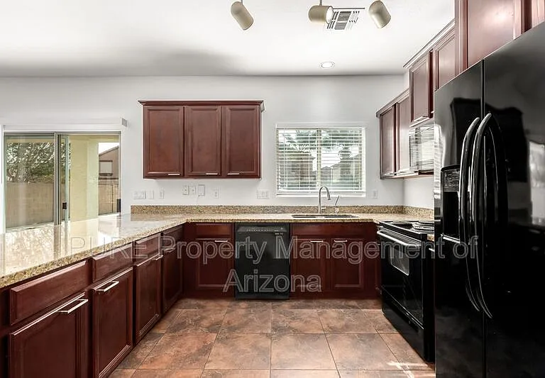 17753 W Caribbean Ln — Photo 31