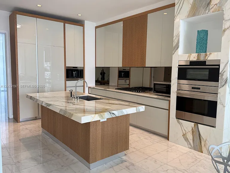 2821 S Bayshore Dr #7B — Photo 3
