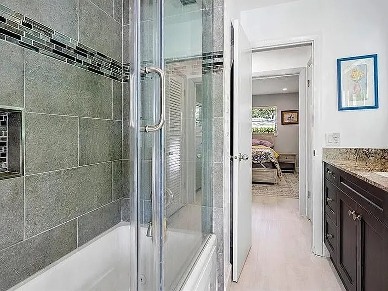 4450 NE 23rd Ave — Photo 23