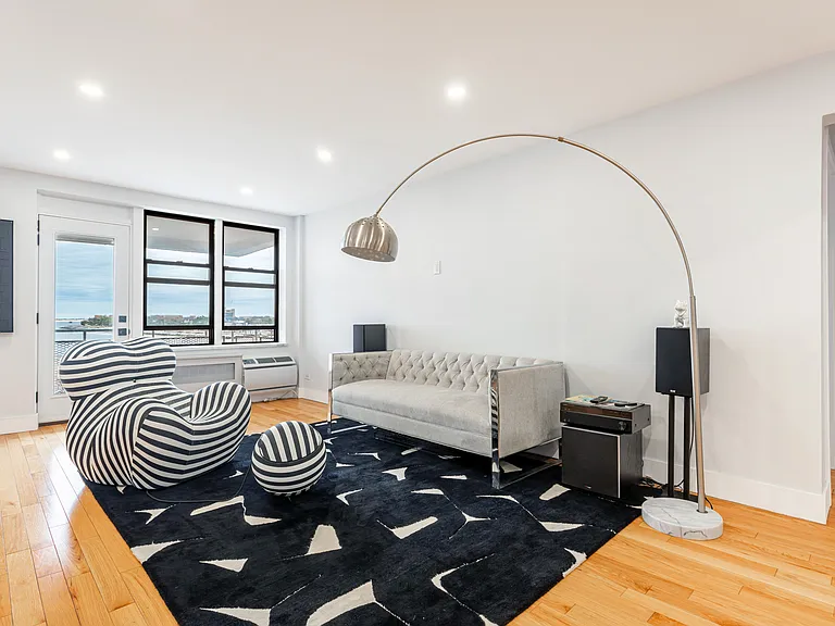 3235 Emmons Ave #526 — Photo 8
