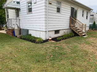 16 Valley Brook Dr, Middlesex, NJ 08846