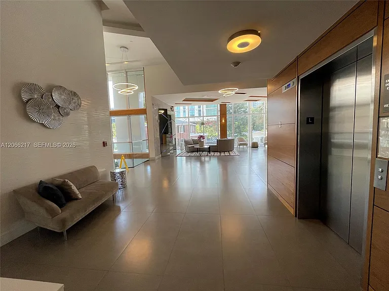 600 NE 27th St #1205 — Photo 4