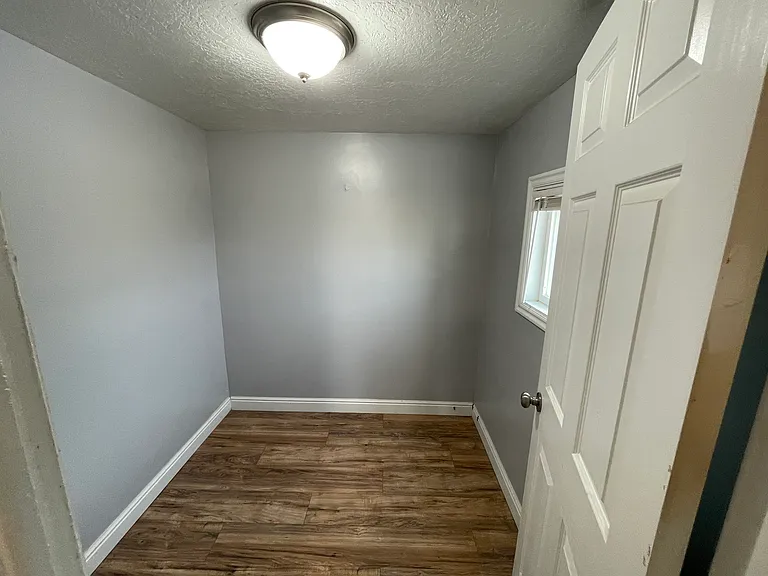 2429 B Ave — Photo 10