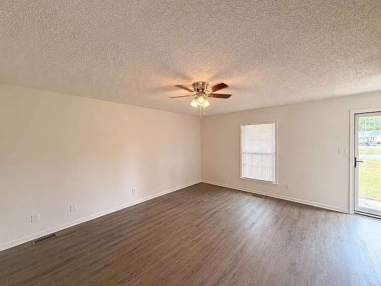 406 W Hooks River Rd #D — Photo 7