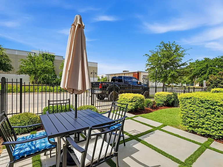 7129 Laurel Rdg — Photo 4