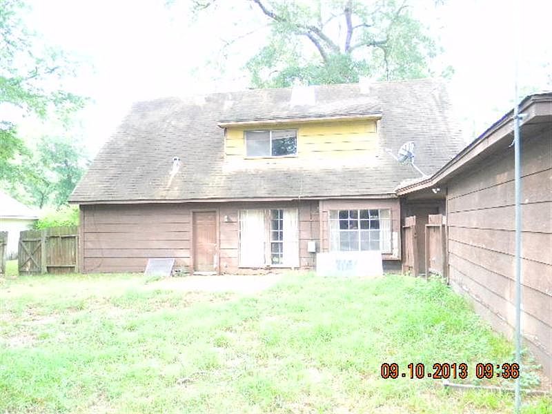 2nd image of 27330 Farmcreek Dr