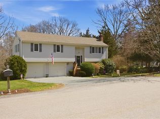 8 Birchwood Dr, Bristol, RI 02809