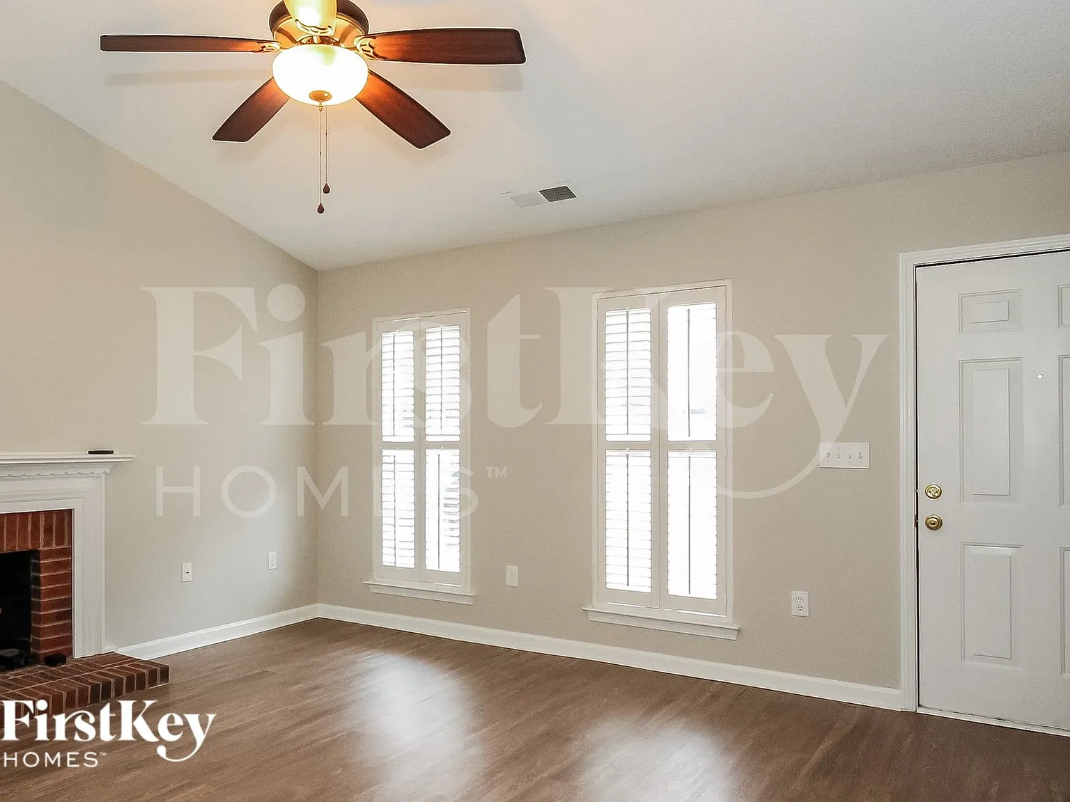 3 bed, 2.0 bath, 1358 sqft, $2,150 — Photo 3