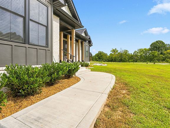 5th image of 1006 Clifton Valley Rd