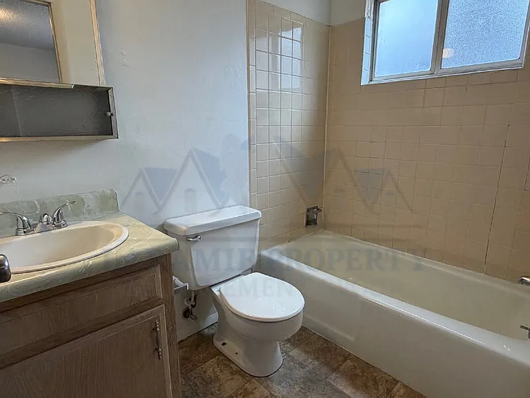 706 Downey St #30 — Photo 6