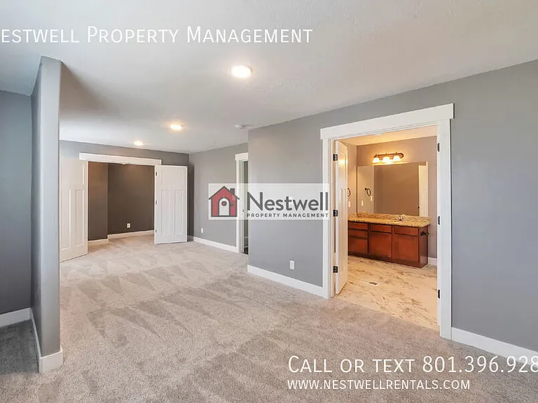 35 E Water Ln — Photo 20