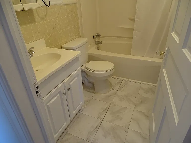 435B Winchester Ave — Photo 8