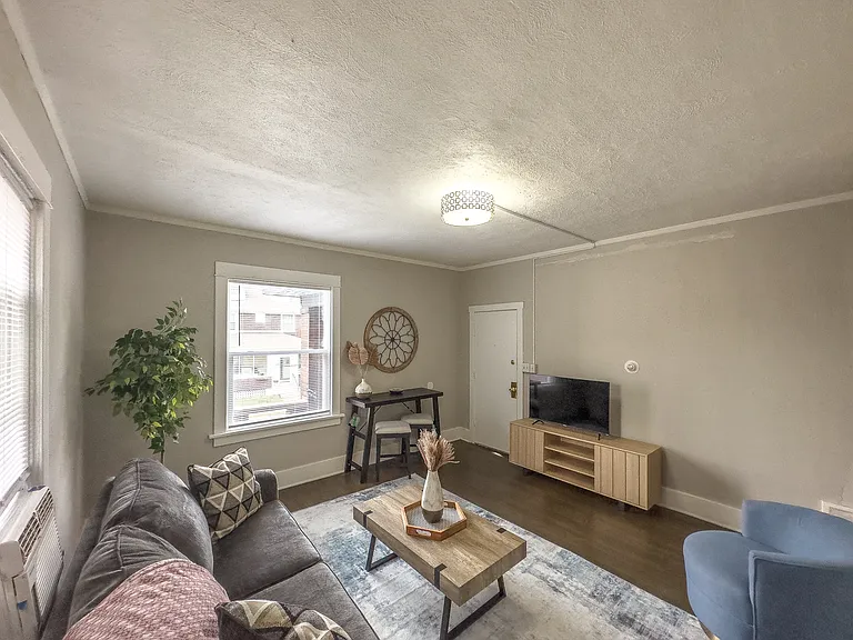 913 Forest Ave — Photo 13