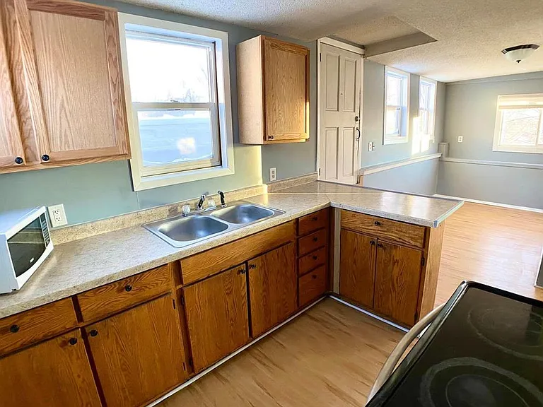 1082 Payne Ave #2 — Photo 8