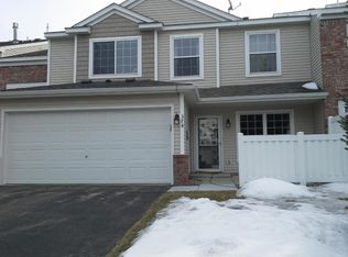 374 Wilderness Dr, Chaska, MN 55318