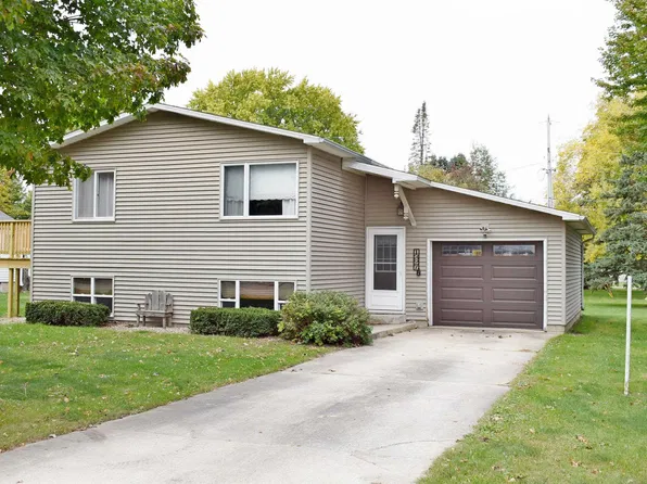 1327 Chase St, Osage, IA 50461