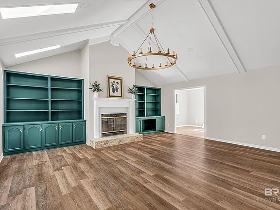 5th image of 613 Oak Ridge Ct W