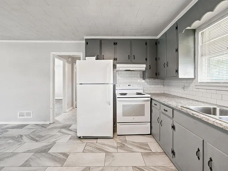 3604 Hydrangea St — Photo 10
