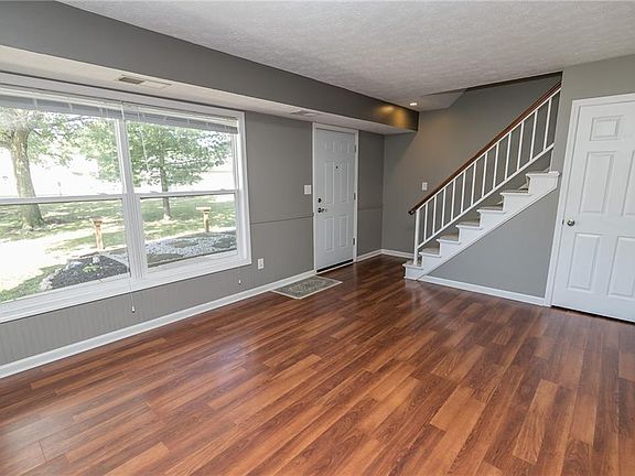 4th image of 165 Canterbury Ln #A-28