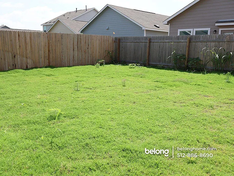 274 Gabbro Gdns — Photo 2