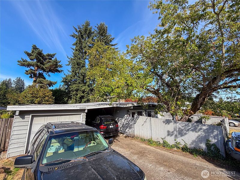 2nd image of 16042 SE 10th Street