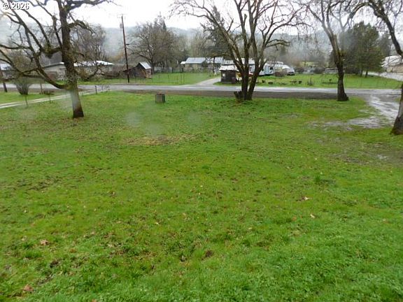 3rd image of 3464 Glenbrook Loop Rd