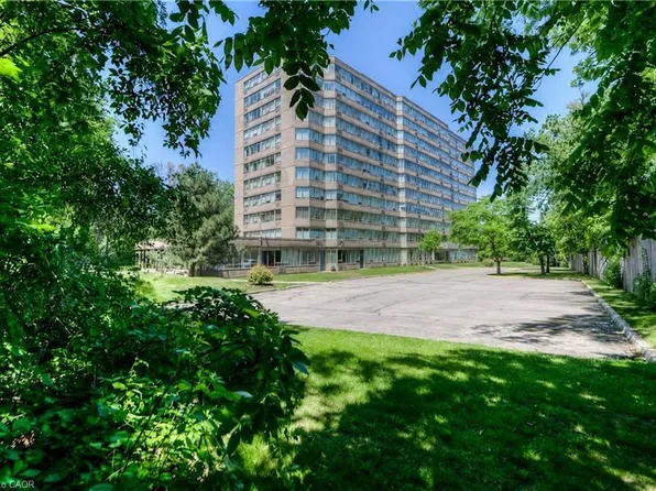 3227 King St E #503, Kitchener, ON N2A 3Z9