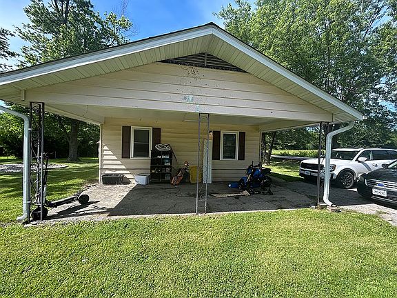 2nd image of 201 N Sandfort Ave