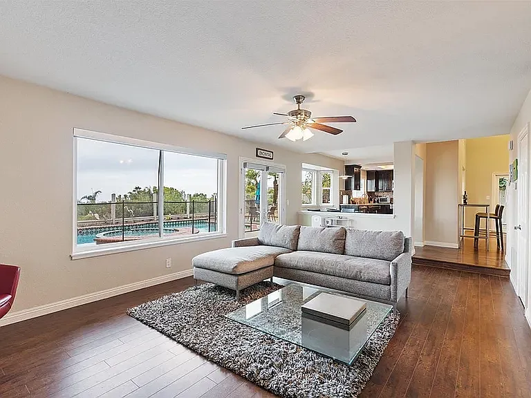 1588 Bella Vista Dr — Photo 4