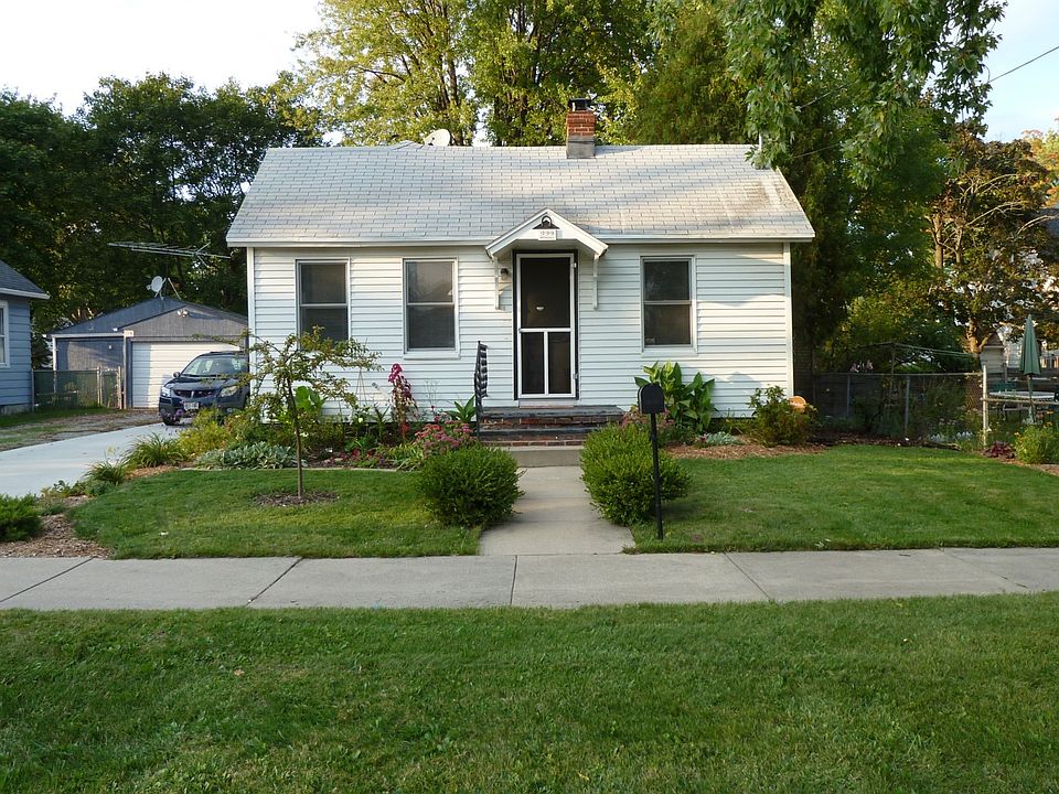 7 blocks from downtown Appleton!