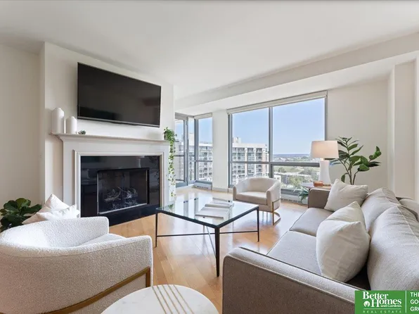 200 S 31st Ave APT 4702, Omaha, NE 68131