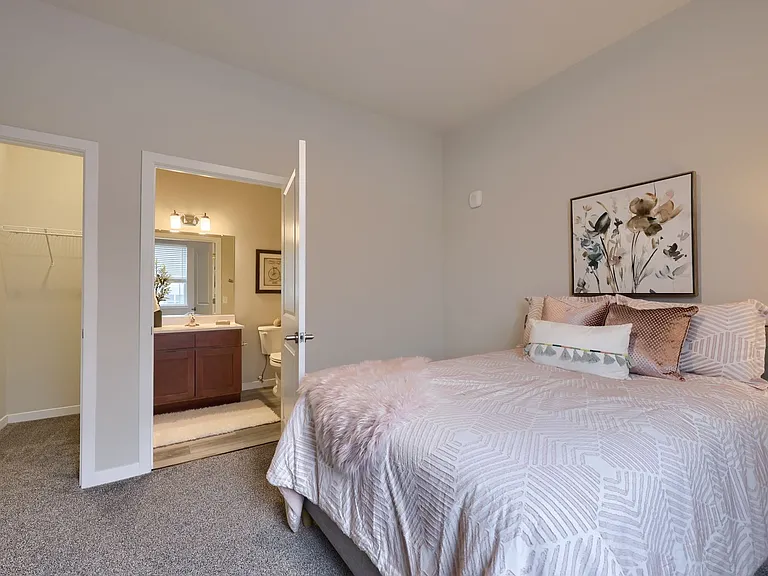 Northside Village Apartments — Photo 48