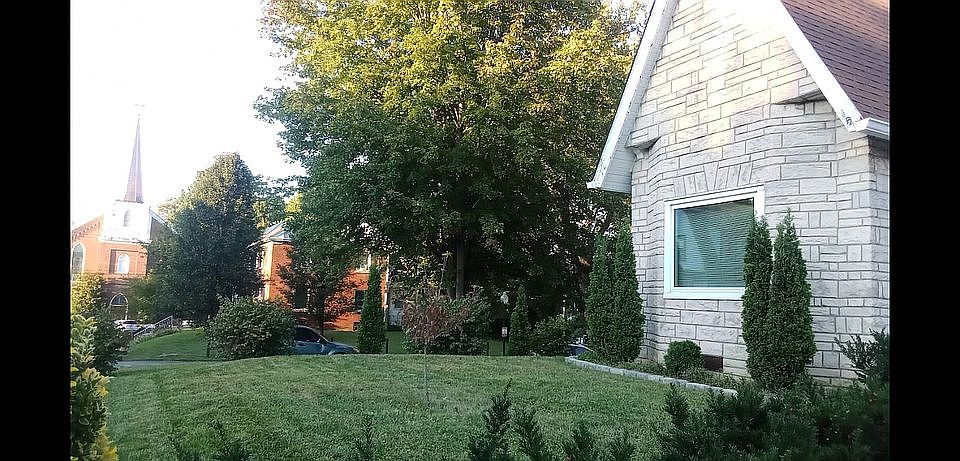 1st image of 715 Cedar Grove Ct
