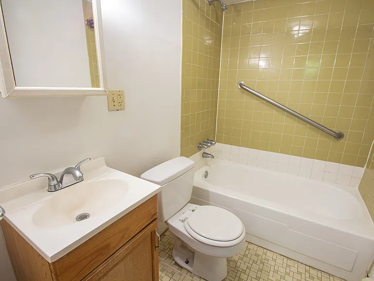 200 Rebecca Ave #2 — Photo 8