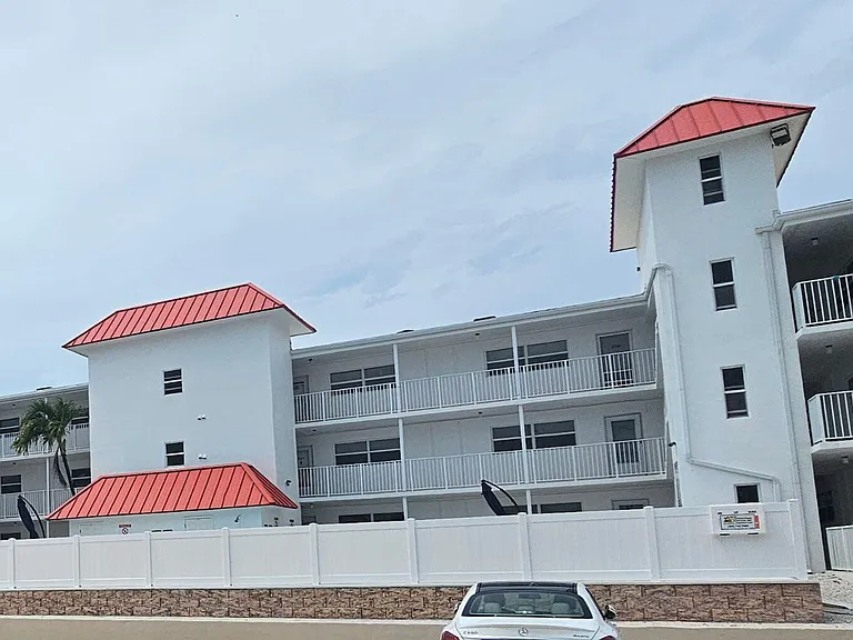 605 Sombrero Beach Rd #303 — Photo 2