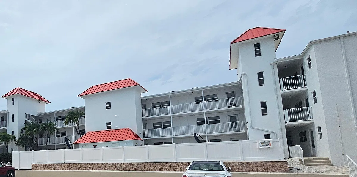 Building Photo - 605 Sombrero Beach Rd #303
