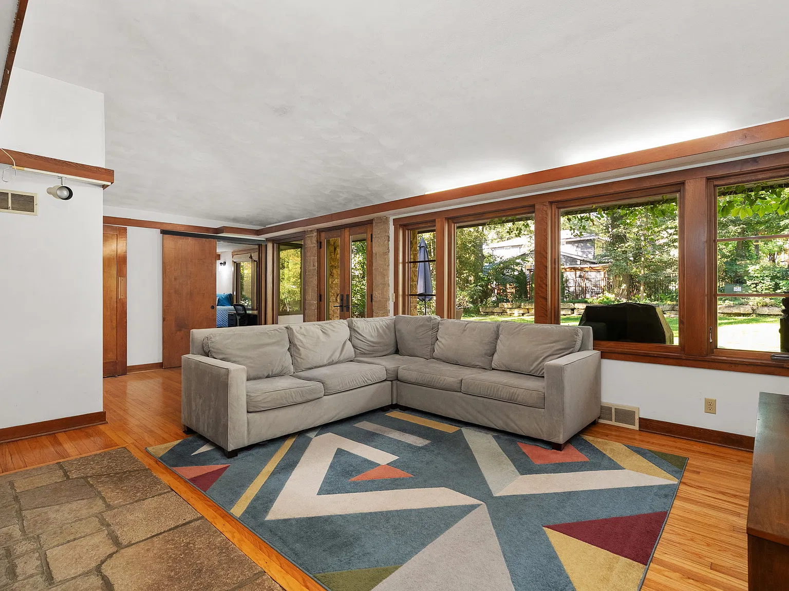1018 Shorewood Boulevard - 1 — Photo 3
