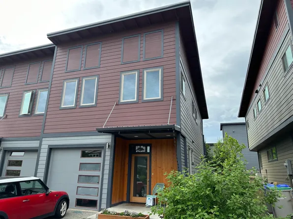 2945 Talon Ave, Hood River, OR 97031