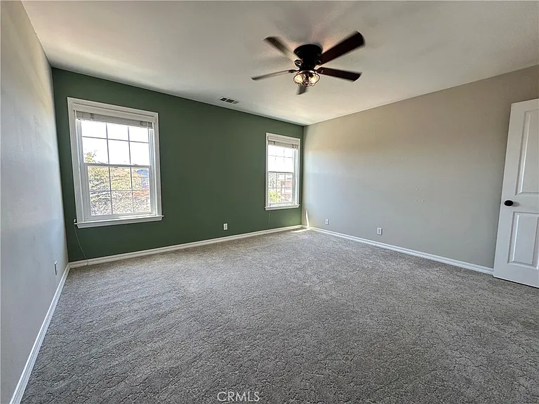 604 Village Ct — Photo 31